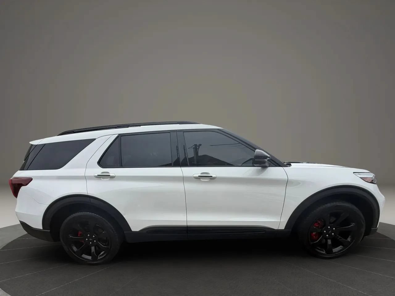 Used 2020 Ford Explorer ST w/ ST Street Pack AWD/4WD image 4