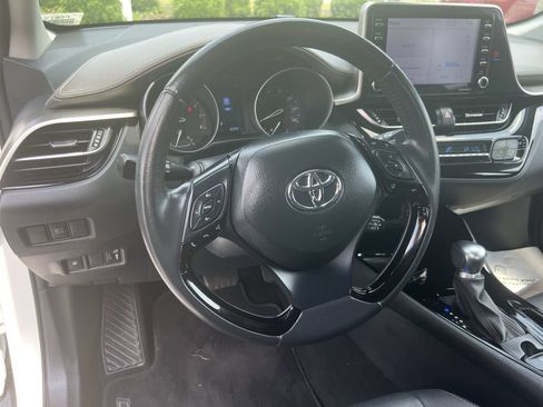 Used 2021 Toyota C-HR Limited FWD image 18
