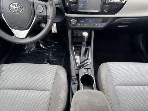 Used 2015 Toyota Corolla LE image 21