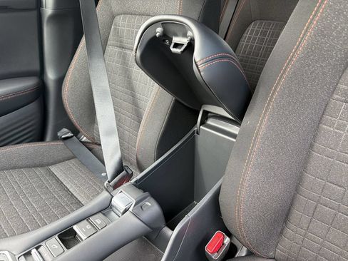 Certified 2025 Honda HR-V Sport image 24