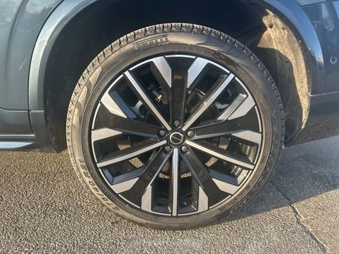 Used 2025 Volvo XC90 B6 Plus image 9