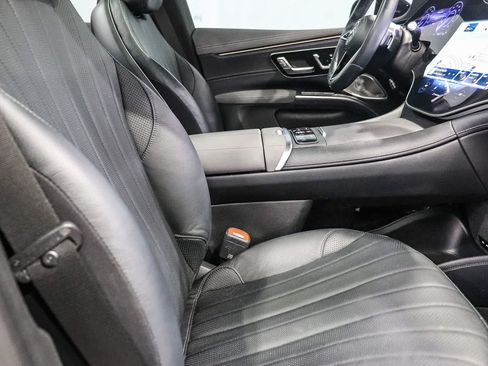 Used 2023 Mercedes-Benz EQS 580 4MATIC SUV image 18