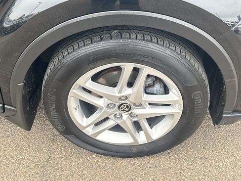 Used 2021 Toyota C-HR LE image 39