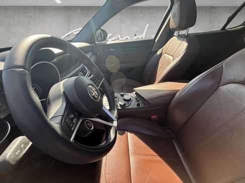 Used 2019 Alfa Romeo Stelvio image 19