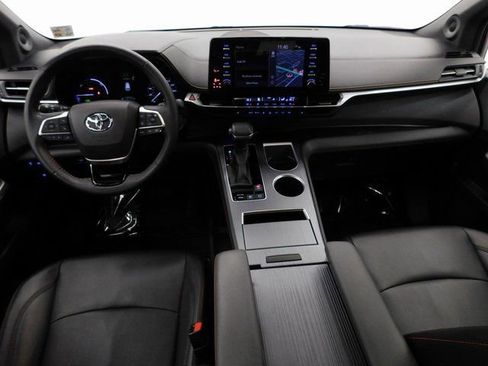 Used 2021 Toyota Sienna XSE w/ XSE Plus Package image 28