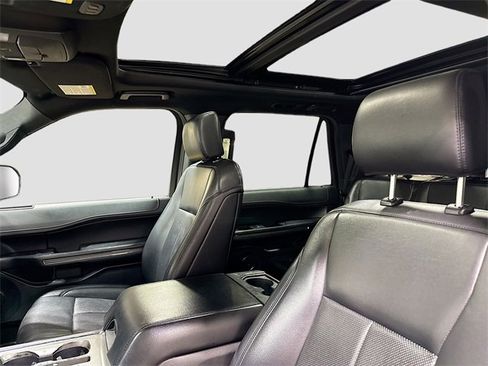 Used 2020 Ford Expedition XLT w/ FX4 Off-Road Package image 19