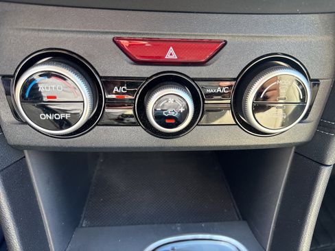 Used 2021 Subaru Impreza 2.0i Limited image 12