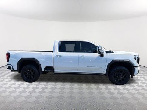 Certified 2025 GMC Sierra 2500 Denali Ultimate AWD/4WD image 4