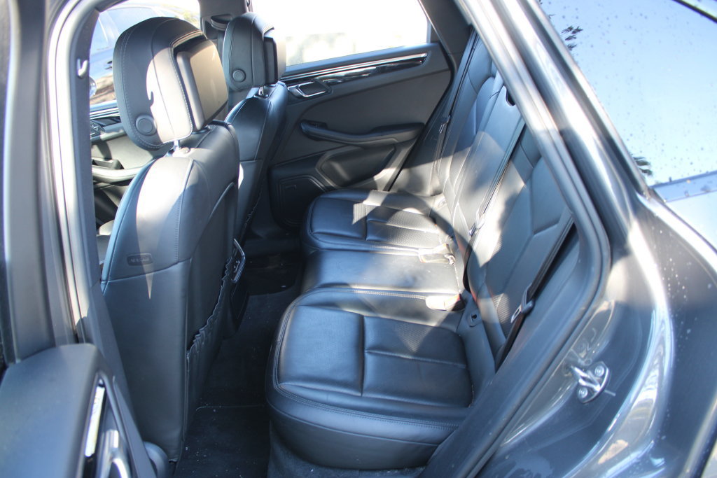 Used 2015 Porsche Macan S AWD/4WD image 16