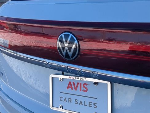 Used 2024 Volkswagen Atlas Cross Sport SE image 15