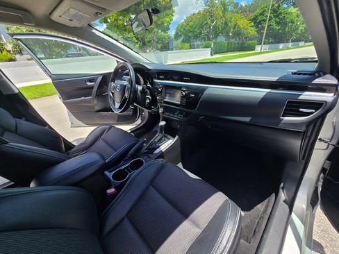 Used 2015 Toyota Corolla S FWD image 30