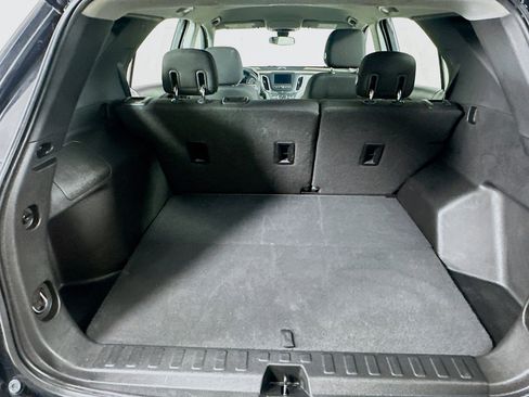 Used 2020 Chevrolet Equinox LS image 25