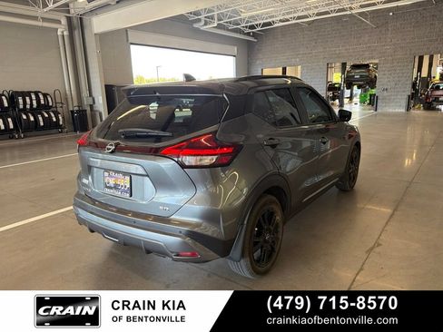 Used 2022 Nissan Kicks SR w/ Premium Package FWD image 4