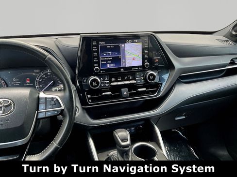 Used 2022 Toyota Highlander XSE AWD/4WD image 9
