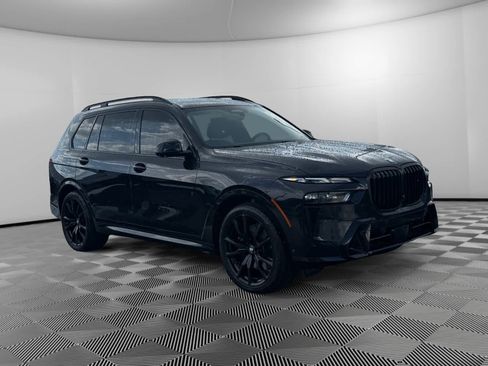 Used 2024 BMW X7 xDrive40i w/ Executive Package AWD/4WD image 3
