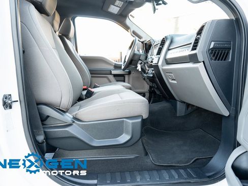 Used 2022 Ford F350 XLT image 46