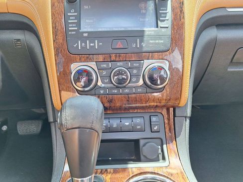 Used 2014 Chevrolet Traverse LTZ FWD image 35