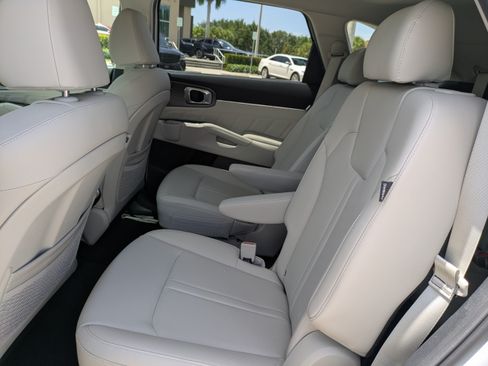 Used 2025 Kia Sorento SX FWD image 14