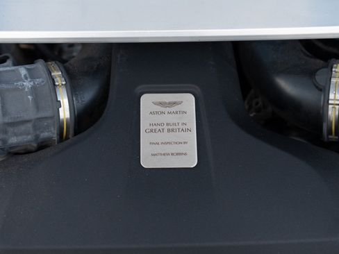 Used 2021 Aston Martin V8 Vantage Roadster RWD image 60