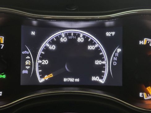 Used 2019 Jeep Grand Cherokee Laredo AWD/4WD image 15
