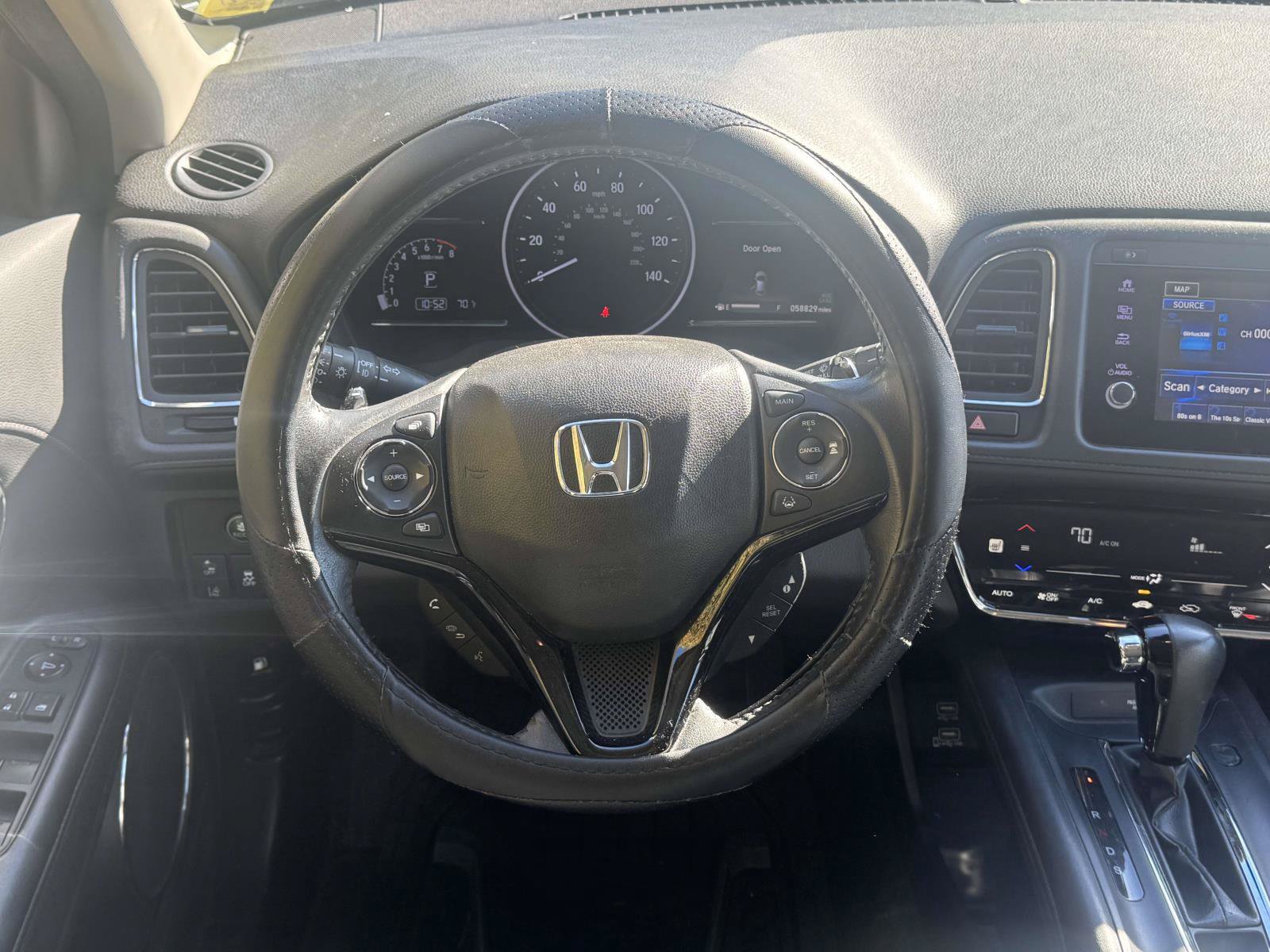 Used 2019 Honda HR-V Touring image 12