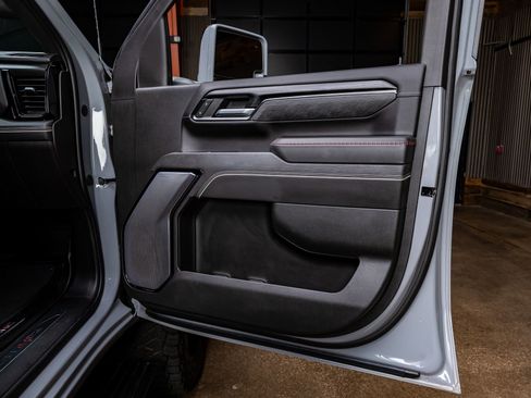 Used 2024 GMC Sierra 2500 AT4X image 37