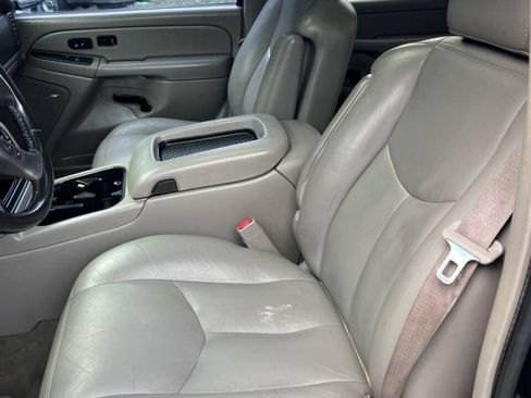 Used 2005 Chevrolet Avalanche Z71 w/ Sun And Sound Package AWD/4WD image 41