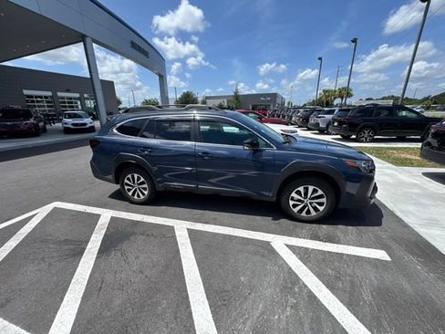 Used 2024 Subaru Outback Premium AWD/4WD image 4