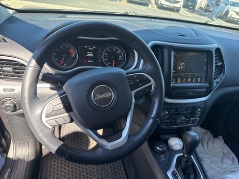 Used 2018 Jeep Cherokee Latitude Plus w/ Cold Weather Group image 54