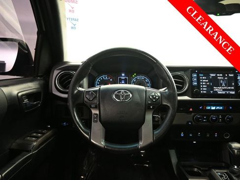 Used 2016 Toyota Tacoma TRD Sport image 28