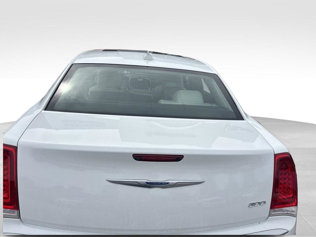 Used 2021 Chrysler 300 Touring L RWD image 13