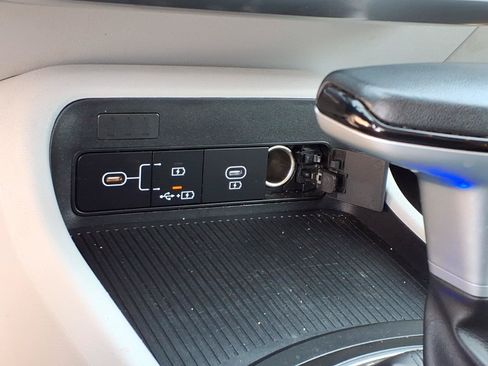 Used 2024 Hyundai Kona SEL AWD/4WD image 12