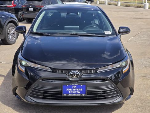 Used 2025 Toyota Corolla LE FWD image 3