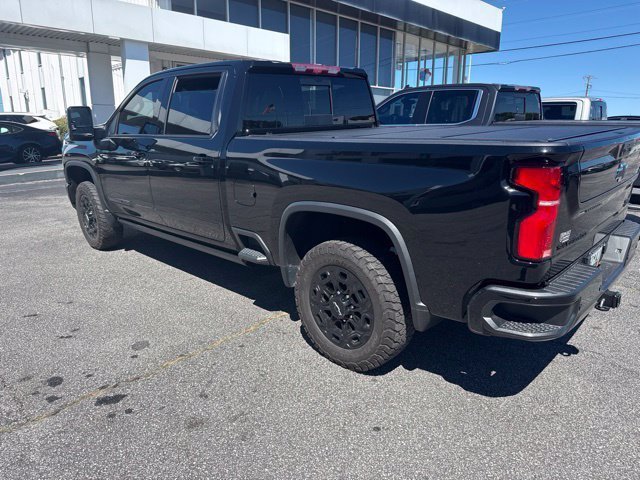 Used 2024 Chevrolet Silverado 2500 High Country w/ Midnight Edition AWD/4WD image 5