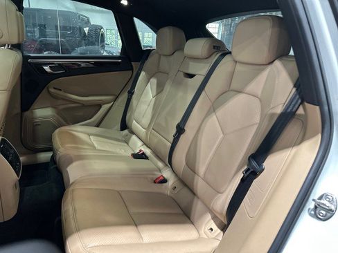 Used 2019 Porsche Macan AWD/4WD image 6