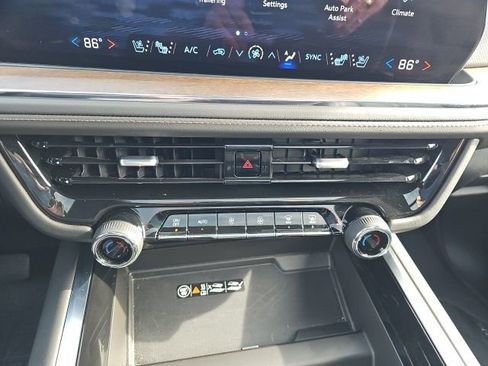 Used 2025 Chevrolet Tahoe High Country image 49