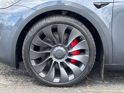 Used 2023 Tesla Model Y Performance AWD/4WD image 24
