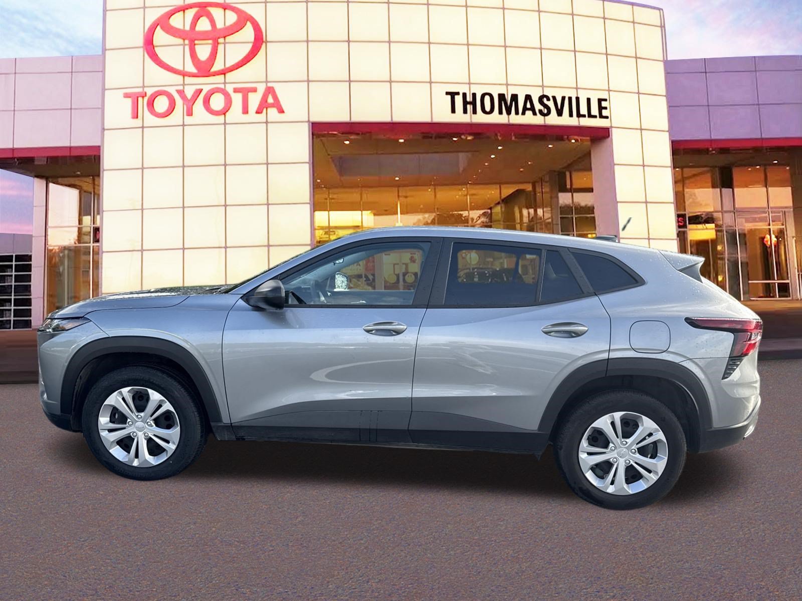 Used 2026 Chevrolet Trax LS FWD image 8