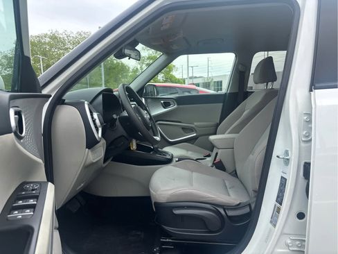 Used 2025 Kia Soul LX w/ LX Technology Package image 14