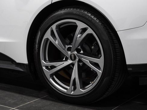 Used 2022 Audi e-tron GT Premium Plus image 55