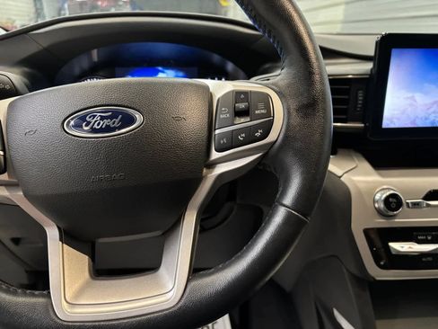 Used 2023 Ford Explorer XLT w/ Equipment Group 202A AWD/4WD image 13