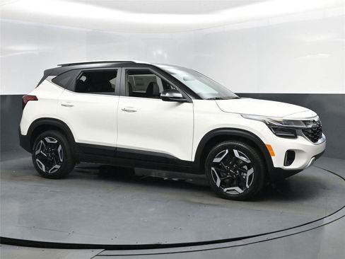 New 2026 Kia Seltos SX image 2