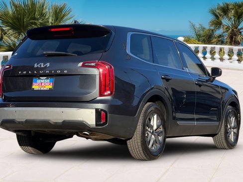 Used 2023 Kia Telluride LX image 4