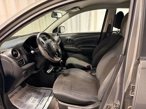 Used 2012 Nissan Versa SV image 18