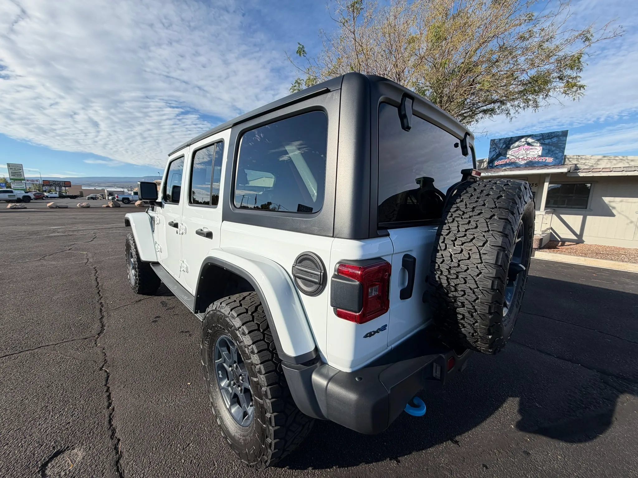 Used 2023 Jeep Wrangler Unlimited Rubicon 4xe AWD/4WD image 8
