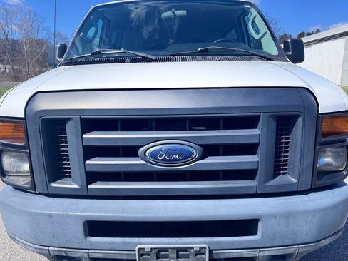 Used 2014 Ford E-350 and Econoline 350 XL image 2