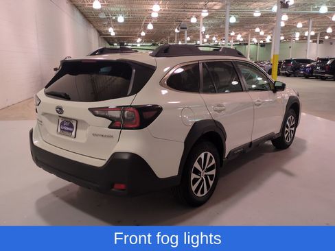 Used 2023 Subaru Outback Premium AWD/4WD image 4