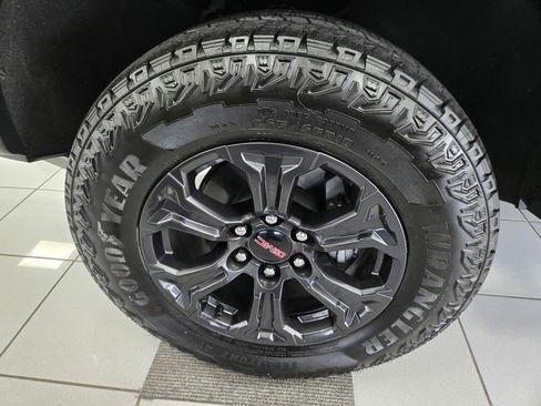 New 2025 GMC Canyon Elevation w/ Convenience Package image 27