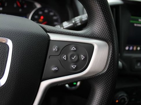 Used 2022 GMC Terrain SLE image 7