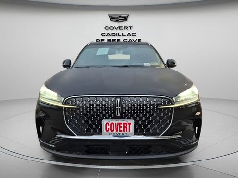 Used 2026 Lincoln Aviator Reserve w/ Luxury Package image 2